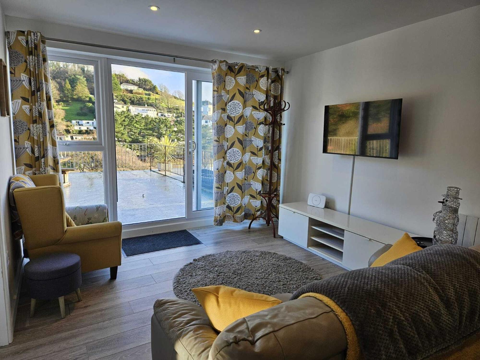 Pet Friendly Sea View Villa Millendreath Looe Exterior foto